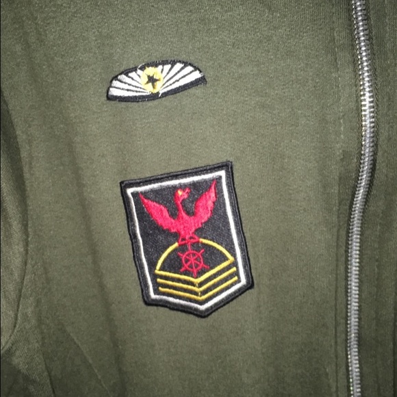 A nice green jacket - Picture 4 of 5